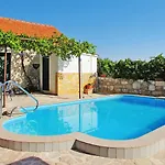 Apartamento Mali Ive By Interhome
