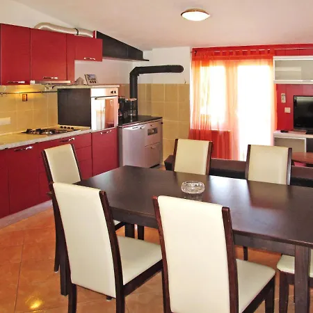 Mali Ive - Pme300 By Interhome