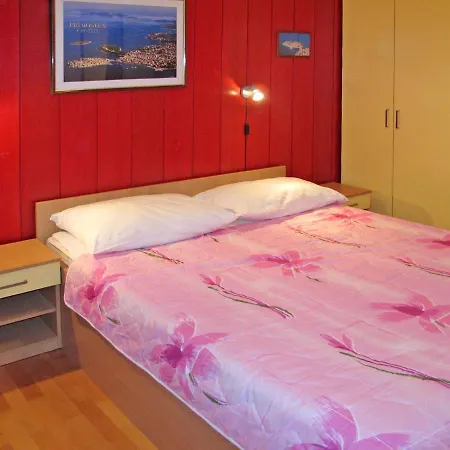 Mali Ive By Interhome Primošten